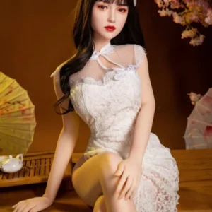 ตุ๊กตายางสาวหมวย น้องหลีฮัว สวมชุดจีนสีขาว นั่งไขว่ห้าง