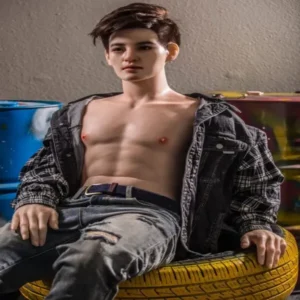 ตุ๊กตายางผู้ชายหนุ่มหล่อลูกครึ่งเอเชียยุโรป ใส่กางเกงยีนส์เปิดเสื้อโชว์กล้ามซิกแพ็ก