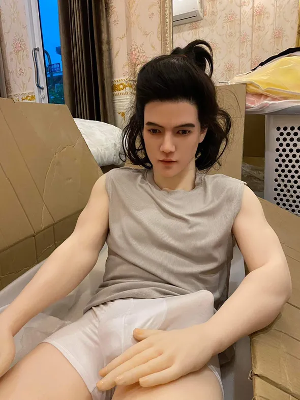 ตุ๊กตายางผู้ชาย โอปป้าเกาหลี นั่งในกล่อง