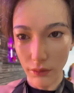 ใบหน้าตุ๊กตายางผู้ชายเสมือนคนจริง