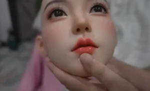 ปากน้องตุ๊กตายางดูอวบอิ่ม